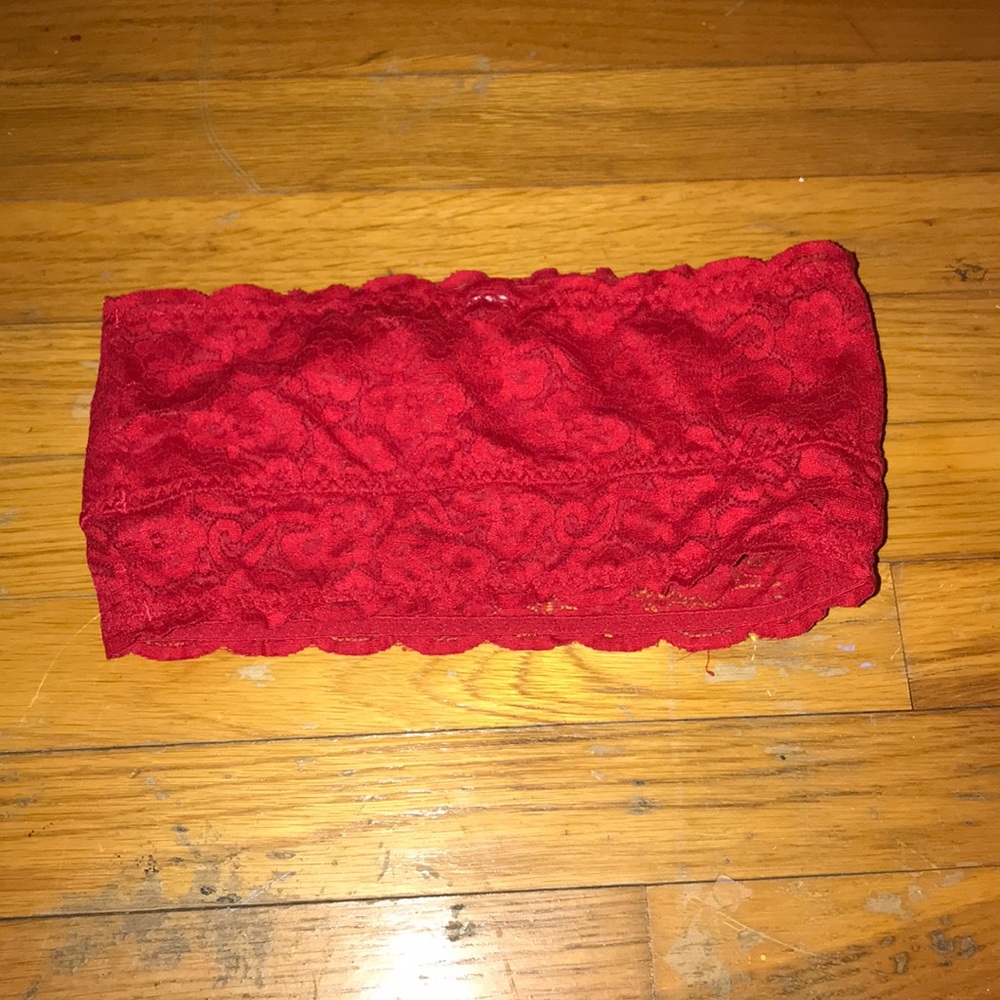 red strapless bra